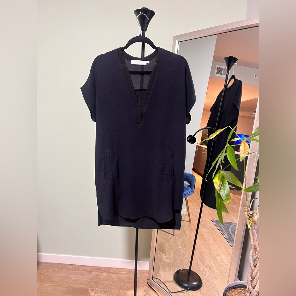 ASTR The Label Women's Navy and Black Shift Dress - SMALL